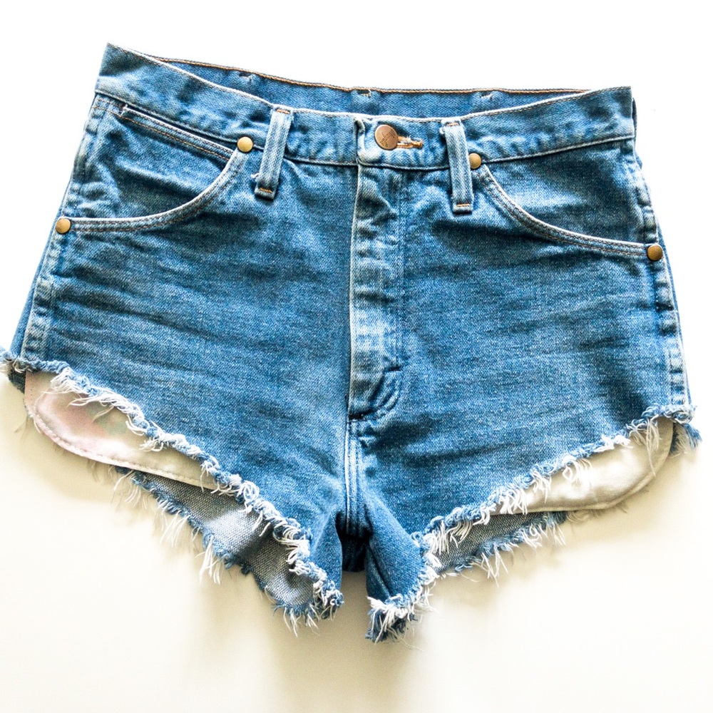 Vintage reworked cut off wrangler high rise shorts